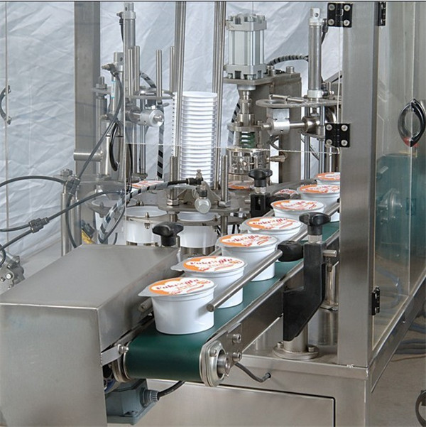 Automatische ijsbeker vulmachine