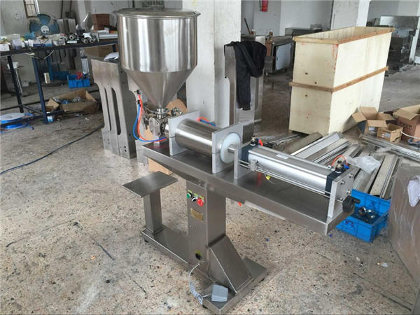 Semi-automatische single-head honing vulmachine