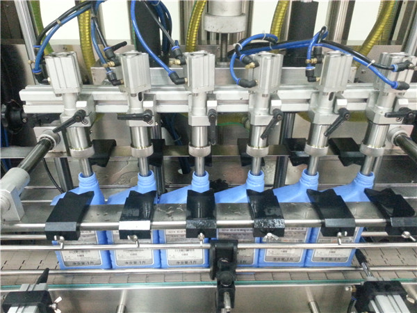 6-kops automatische motorolie-vulmachine