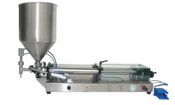 Semi-automatische ketchup vulmachine