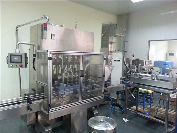 Volautomatische smeerolie vulmachine